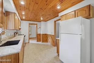 688 Cheshire Rd, Lanesborough, MA 01237 - Photo 15