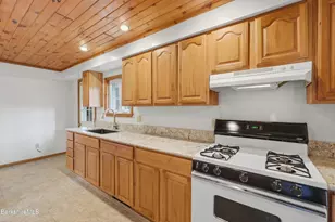 688 Cheshire Rd, Lanesborough, MA 01237 - Photo 17