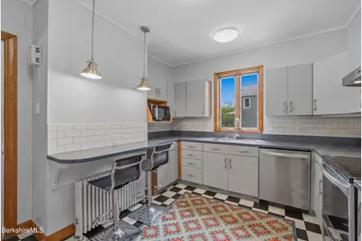 1121 North St, Pittsfield, MA 01201 - Photo 7