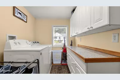 221 Corinth St, North Adams, MA 01247 - Photo 17