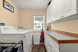 221 Corinth St, North Adams, MA 01247 - Photo 17
