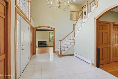 36 Meadow Ridge Dr, Pittsfield, MA 01201 - Photo 5