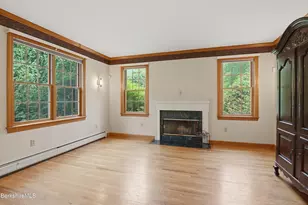 36 Meadow Ridge Dr, Pittsfield, MA 01201 - Photo 9