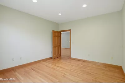 36 Meadow Ridge Dr, Pittsfield, MA 01201 - Photo 25