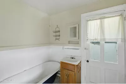 110 Elizabeth St, Pittsfield, MA 01201 - Photo 33