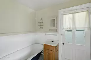 110 Elizabeth St, Pittsfield, MA 01201 - Photo 33