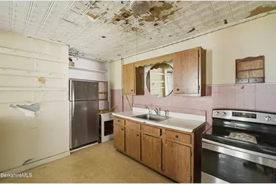 110 Elizabeth St, Pittsfield, MA 01201 - Photo 13