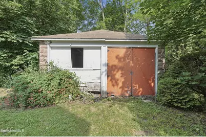 110 Elizabeth St, Pittsfield, MA 01201 - Photo 7