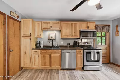 33 Orchard St, Adams, MA 01220 - Photo 17
