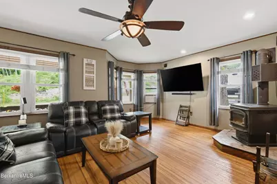 33 Orchard St, Adams, MA 01220 - Photo 7