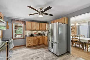 33 Orchard St, Adams, MA 01220 - Photo 15