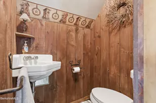 33 Orchard St, Adams, MA 01220 - Photo 15
