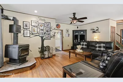 33 Orchard St, Adams, MA 01220 - Photo 7