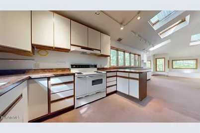 38 Hubbard St, Lenox, MA 01240 - Photo 3