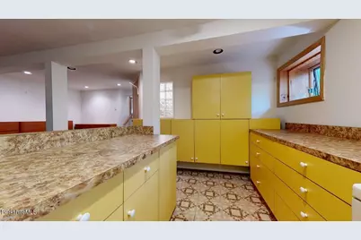 38 Hubbard St, Lenox, MA 01240 - Photo 15