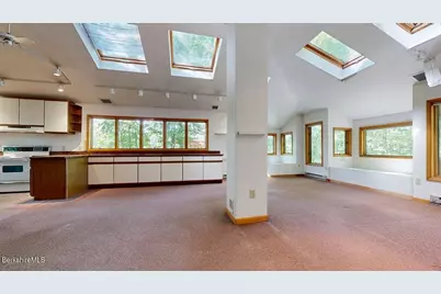 38 Hubbard St, Lenox, MA 01240 - Photo 7