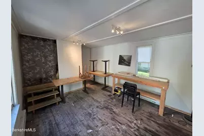 36 Chase Ave, North Adams, MA 01247 - Photo 25