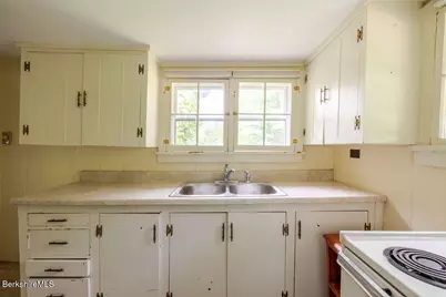 8 Heberts Cove, Monterey, MA 01245 - Photo 17