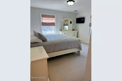 52 Cecelia Ter, Pittsfield, MA 01201 - Photo 27
