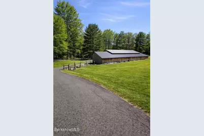 52 Cecelia Ter, Pittsfield, MA 01201 - Photo 13