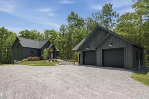 23 Silver St, Lanesborough, MA 01237 - Photo 9