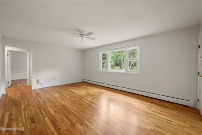5 Morgan Manor #Unit 8, Lenox, MA 01240 - Photo 5