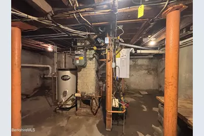 319 Fenn St, Pittsfield, MA 01201 - Photo 39
