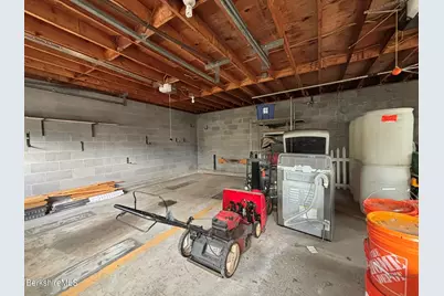 319 Fenn St, Pittsfield, MA 01201 - Photo 5