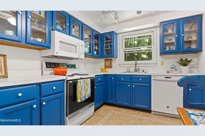 1 Pixley Hill Rd, Stockbridge, MA 01262 - Photo 15