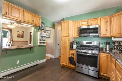 38 Velma Ave, Pittsfield, MA 01201 - Photo 5