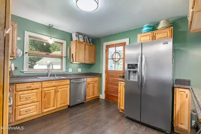 38 Velma Ave, Pittsfield, MA 01201 - Photo 3