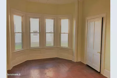 29 Linden St, Pittsfield, MA 01201 - Photo 9
