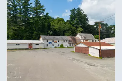 20 Maple Ave, Great Barrington, MA 01230 - Photo 11