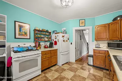 35 Summer St, Adams, MA 01220 - Photo 13