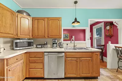 35 Summer St, Adams, MA 01220 - Photo 15