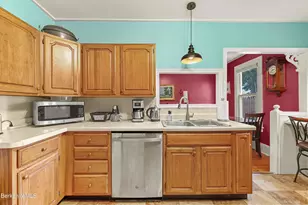 35 Summer St, Adams, MA 01220 - Photo 15