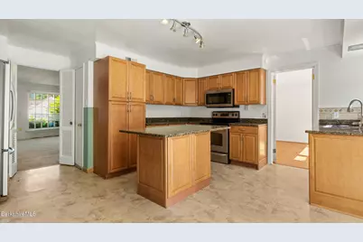 1 Mountain Dr, Pittsfield, MA 01201 - Photo 9