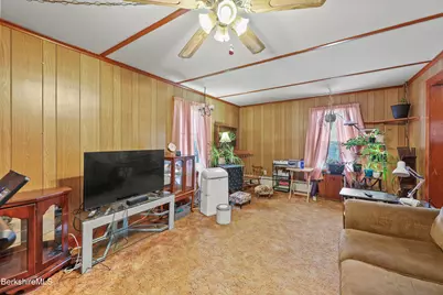 8 Glenn St, Adams, MA 01220 - Photo 9