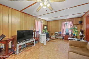 8 Glenn St, Adams, MA 01220 - Photo 9
