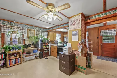 8 Glenn St, Adams, MA 01220 - Photo 15