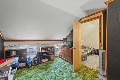8 Glenn St, Adams, MA 01220 - Photo 23