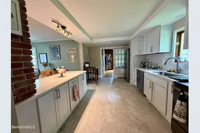 33 Reuter Ave, Pittsfield, MA 01201 - Photo 9