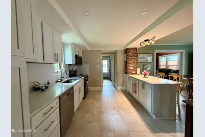 33 Reuter Ave, Pittsfield, MA 01201 - Photo 7