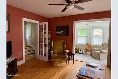 33 Reuter Ave, Pittsfield, MA 01201 - Photo 5