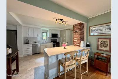33 Reuter Ave, Pittsfield, MA 01201 - Photo 11