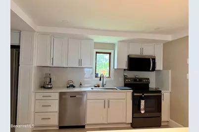33 Reuter Ave, Pittsfield, MA 01201 - Photo 7