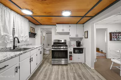 44 Pecks Rd, Pittsfield, MA 01201 - Photo 13