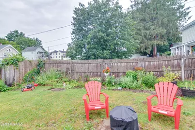 303 Onota St, Pittsfield, MA 01201 - Photo 21