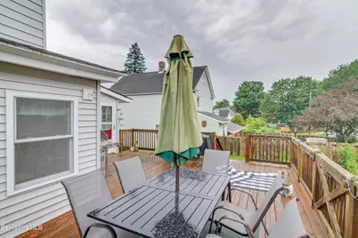 303 Onota St, Pittsfield, MA 01201 - Photo 23