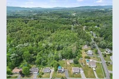 135 Tamarack Ave, Lee, MA 01238 - Photo 33